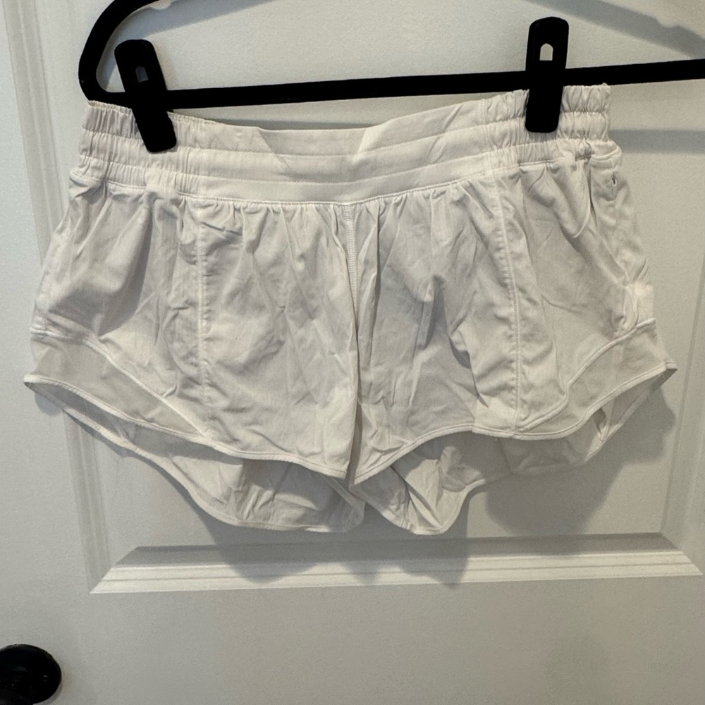 Lululemon Hotty Hot 2.5in White Shorts